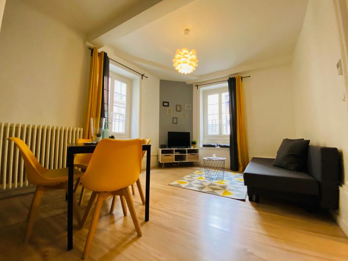 Nid Douillet Sur Plateau Central Clermont-Ferrand Exterior foto
